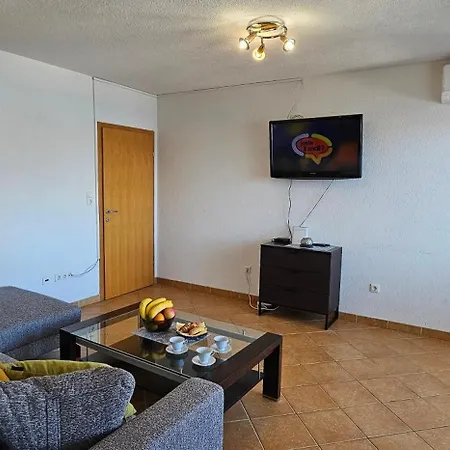 Large Seaview Apt, 150m To Beach, 4km From - Nora 公寓