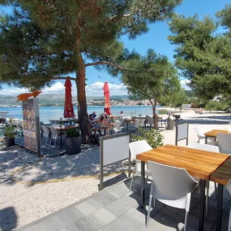 Large Seaview Apt, 150m To Beach, 4km From - Nora *