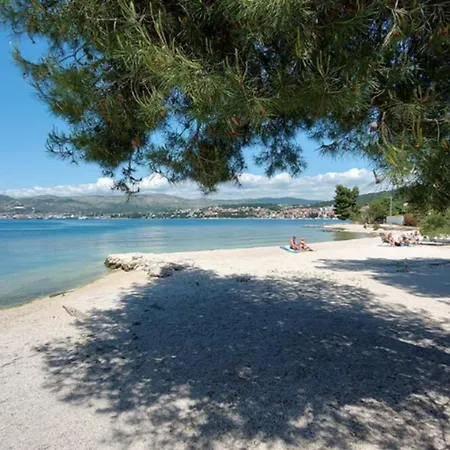 Large Seaview Apt, 150m To Beach, 4km From - Nora Trogir