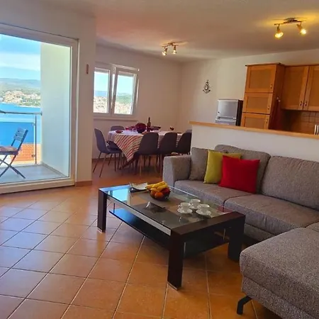 Apartment Large Seaview Apt, 150m To Beach, 4km From - Nora Trogir
