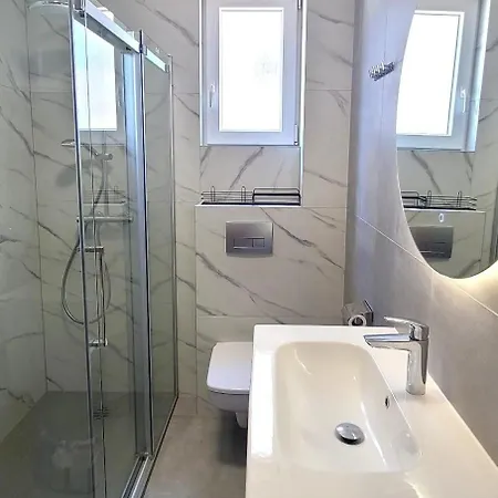 Large Seaview Apt, 150m To Beach, 4km From - Nora * Trogir