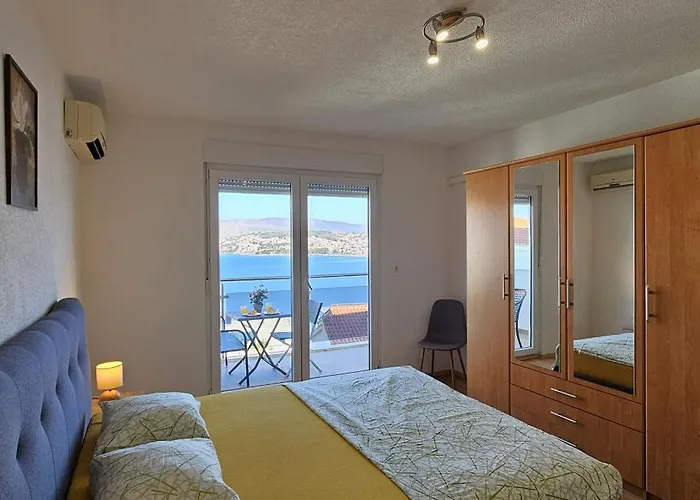 Large Seaview Apt, 150m To Beach, 4km From - Nora 公寓 *