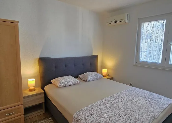 Large Seaview Apt, 150m To Beach, 4km From - Nora Apartment *