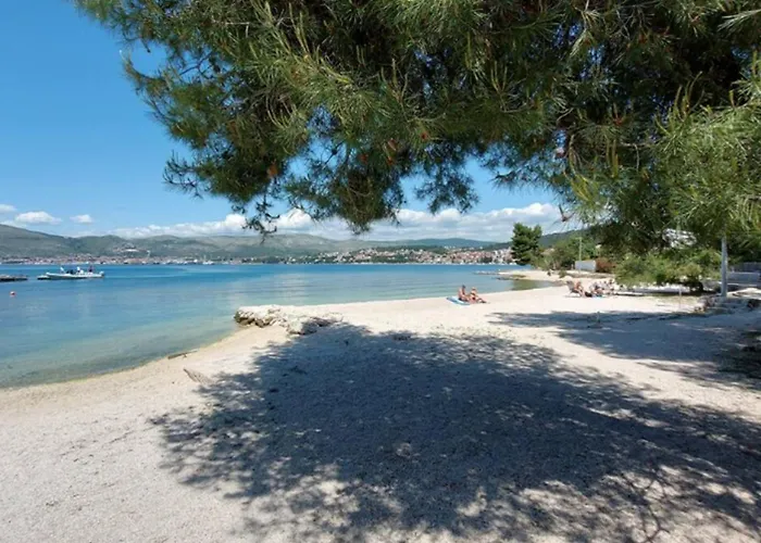 Large Seaview Apt, 150m To Beach, 4km From - Nora Trogir